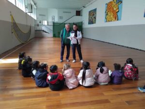 foto  accoglienza e attività bimbi all'area Pianacci