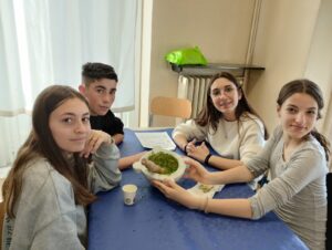 foto preparazione pesto al mortaio